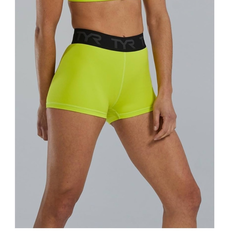 Tyr Women’s Logo 2” Short Size XL